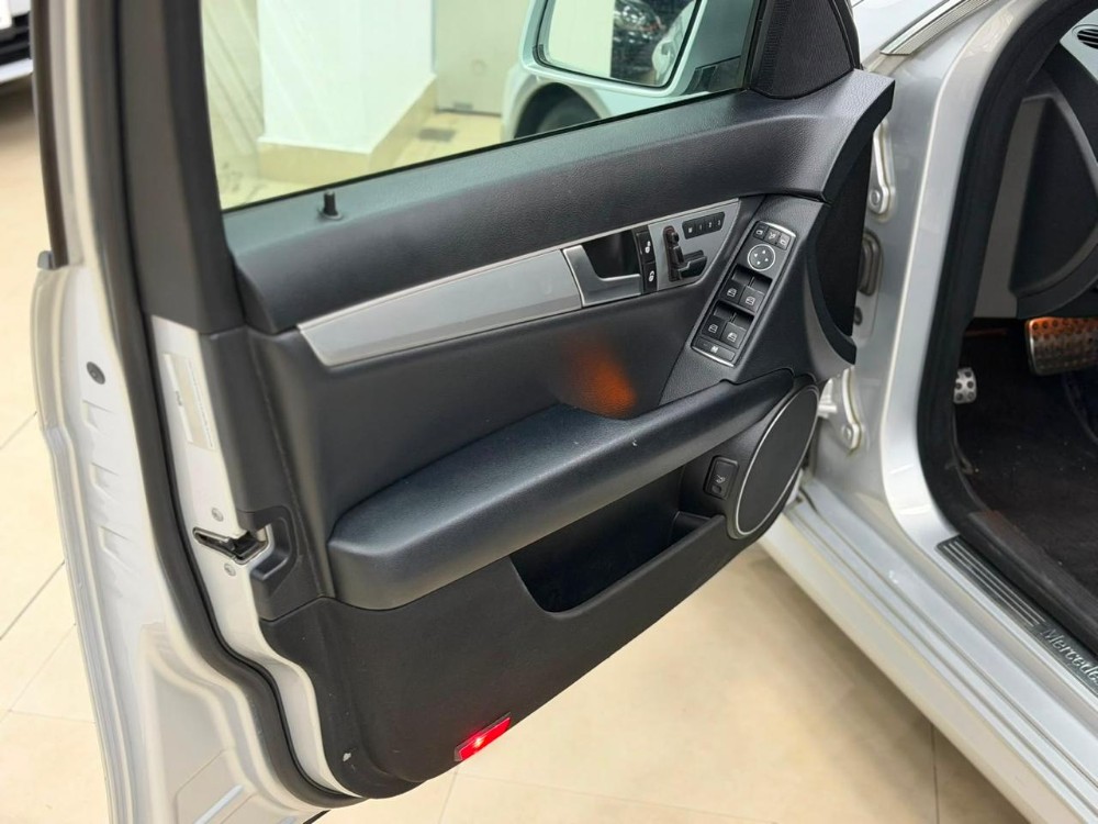 Mercedes-Benz C-Class 250 — foto 12